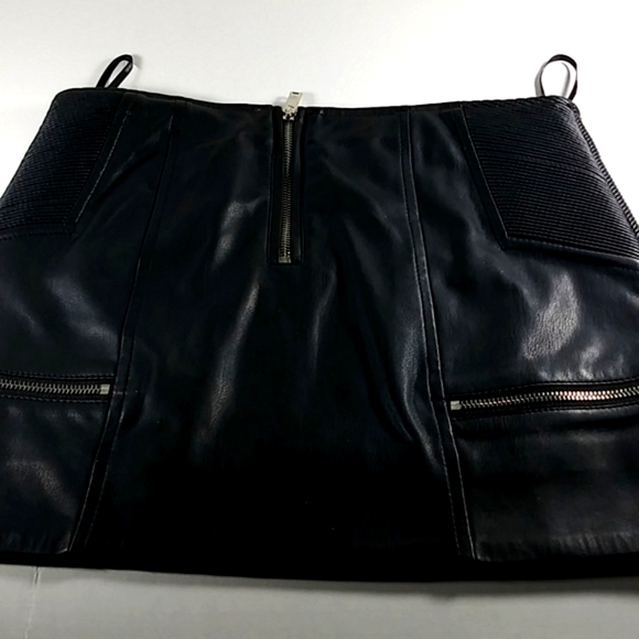 Forever 21 Faux Leather Skirt. - Picture 3 of 5
